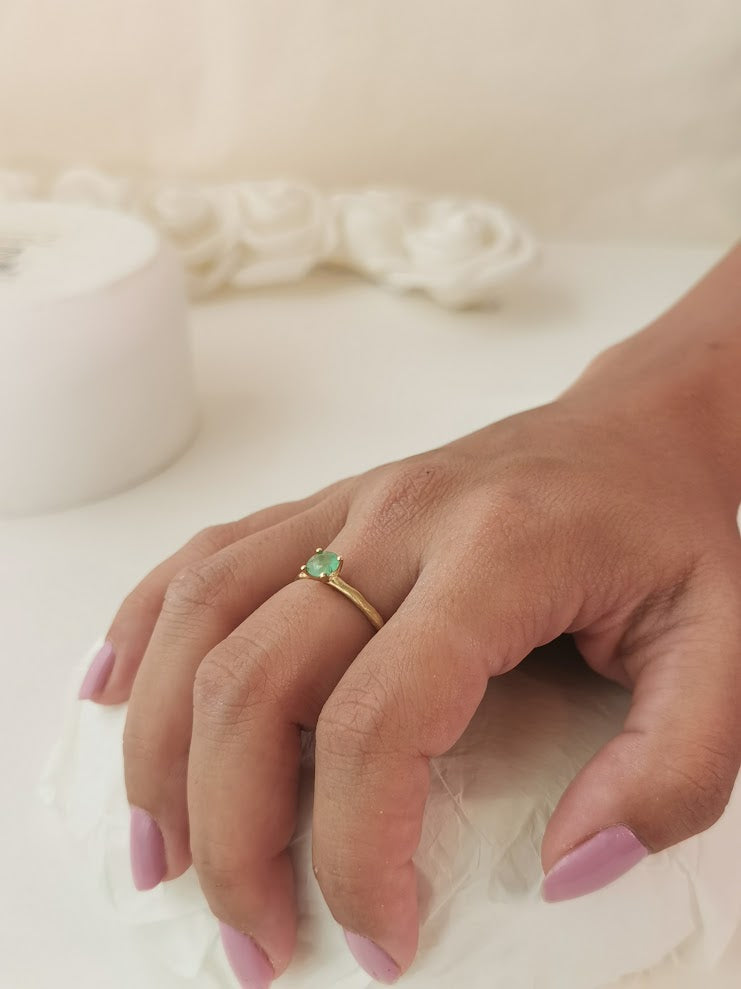 Green Emerald 4 Prong Gold Ring
