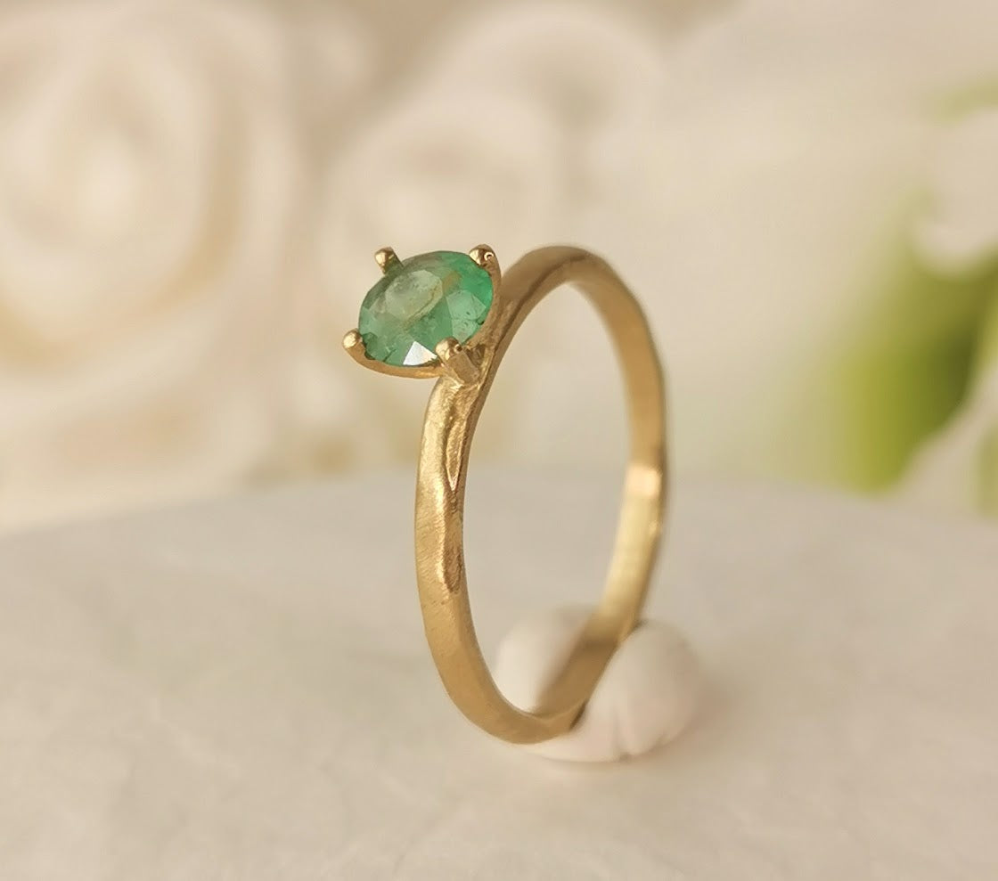 Green Emerald 4 Prong Gold Ring