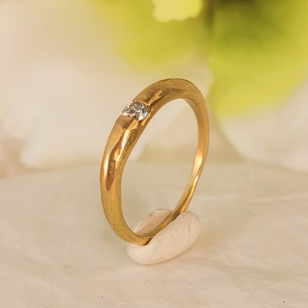 14k smooth gold diamond ring