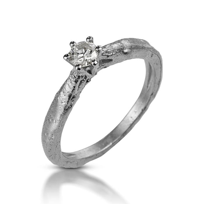 White Solid Gold Engagement ring with natural diamond