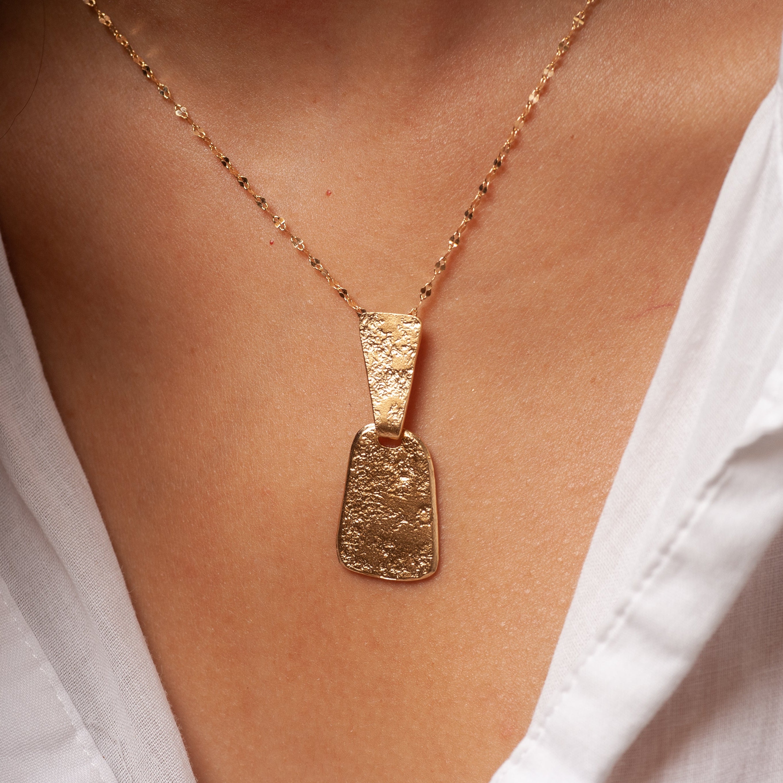 ancient style gold necklace