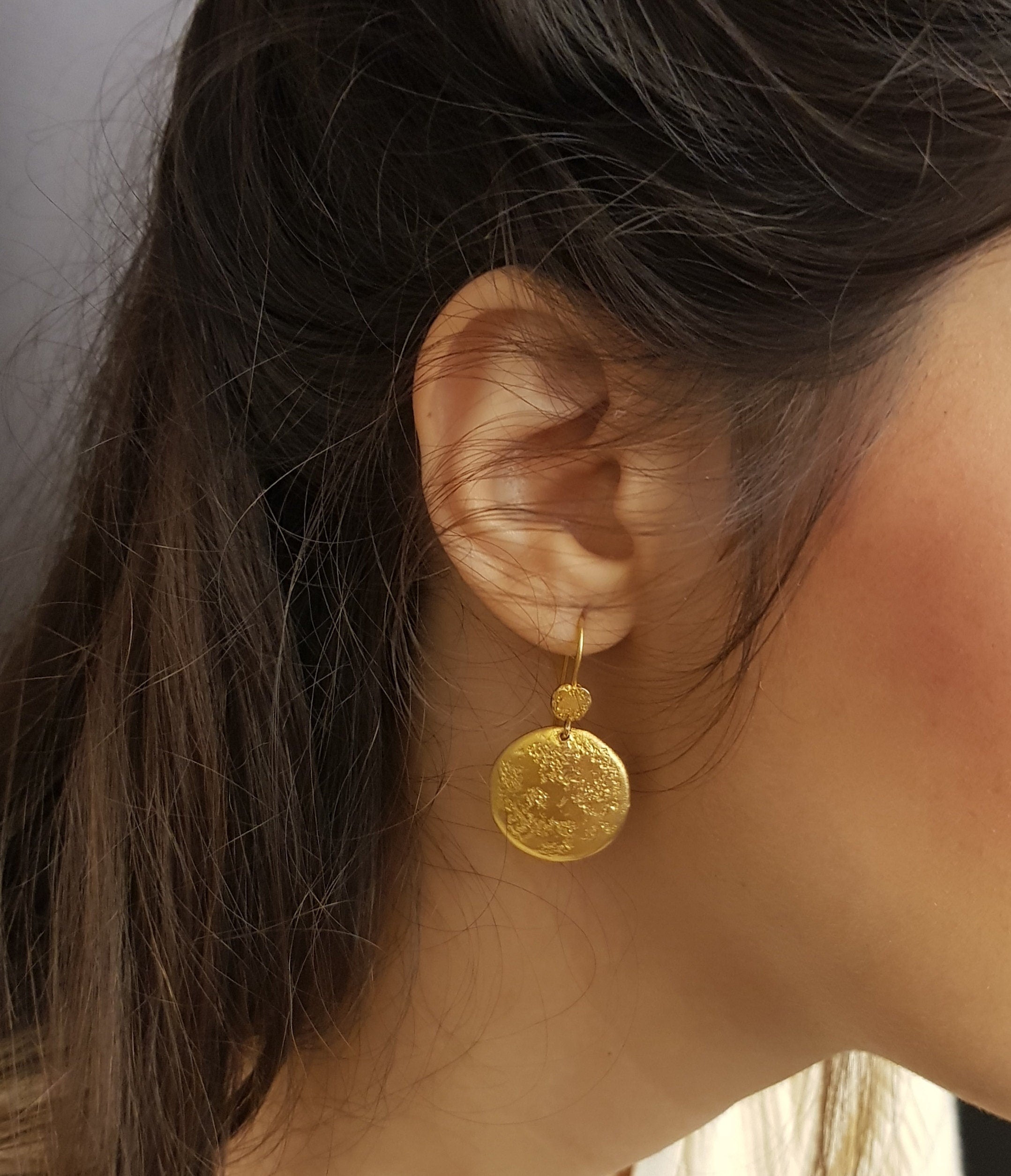 Textured Hammered Gold Round Disc Earrings Gold Plated
