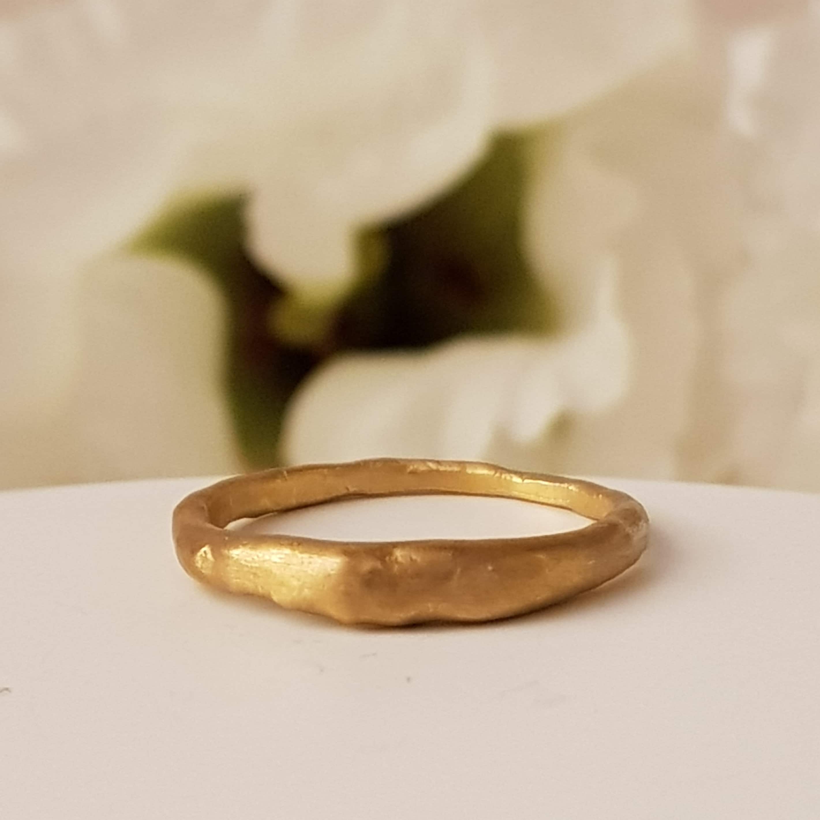 18k Hammered Slim Gold Ring