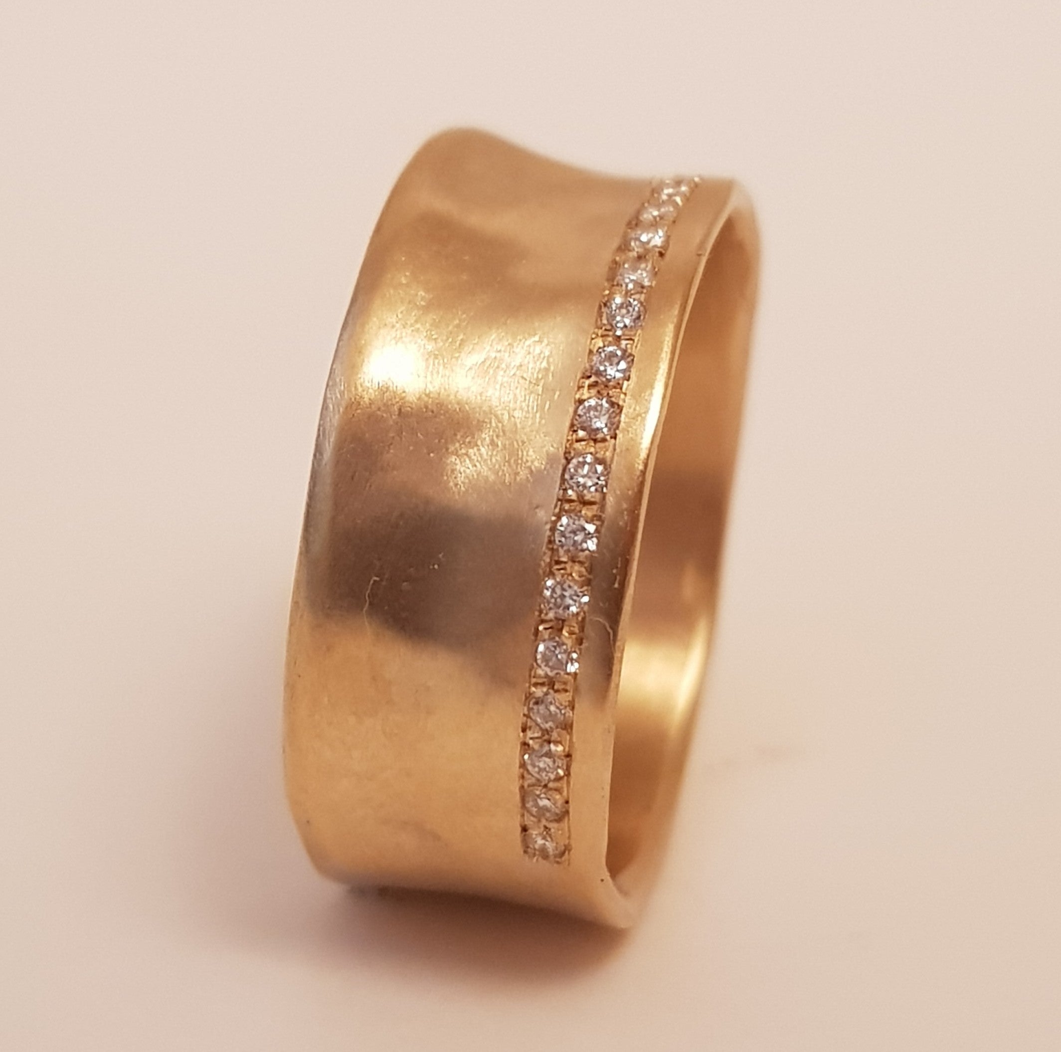 18k Yellow Gold Diamond Wedding Ring 18 Small Diamonds