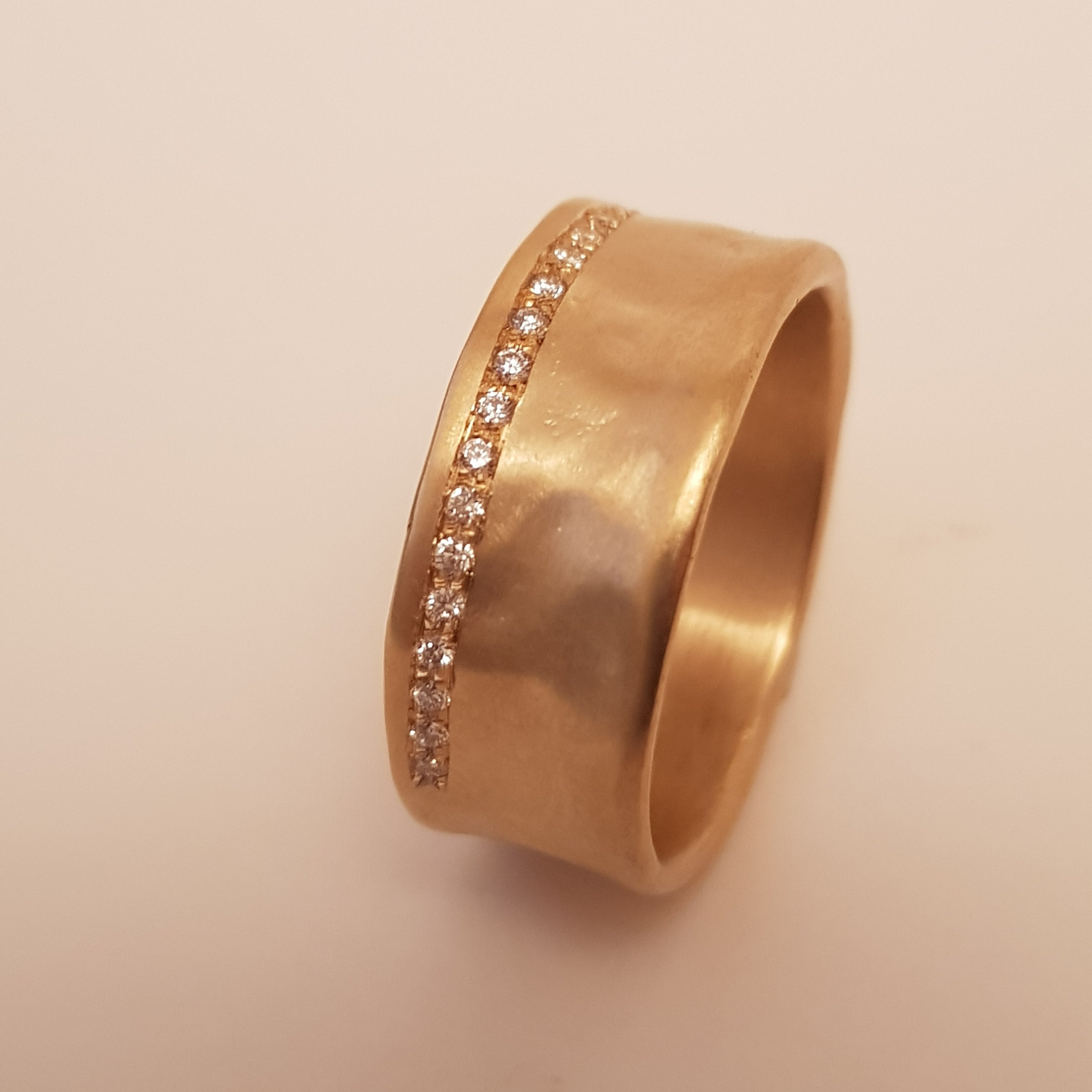 18k Yellow Gold Diamond Wedding Ring 18 Small Diamonds