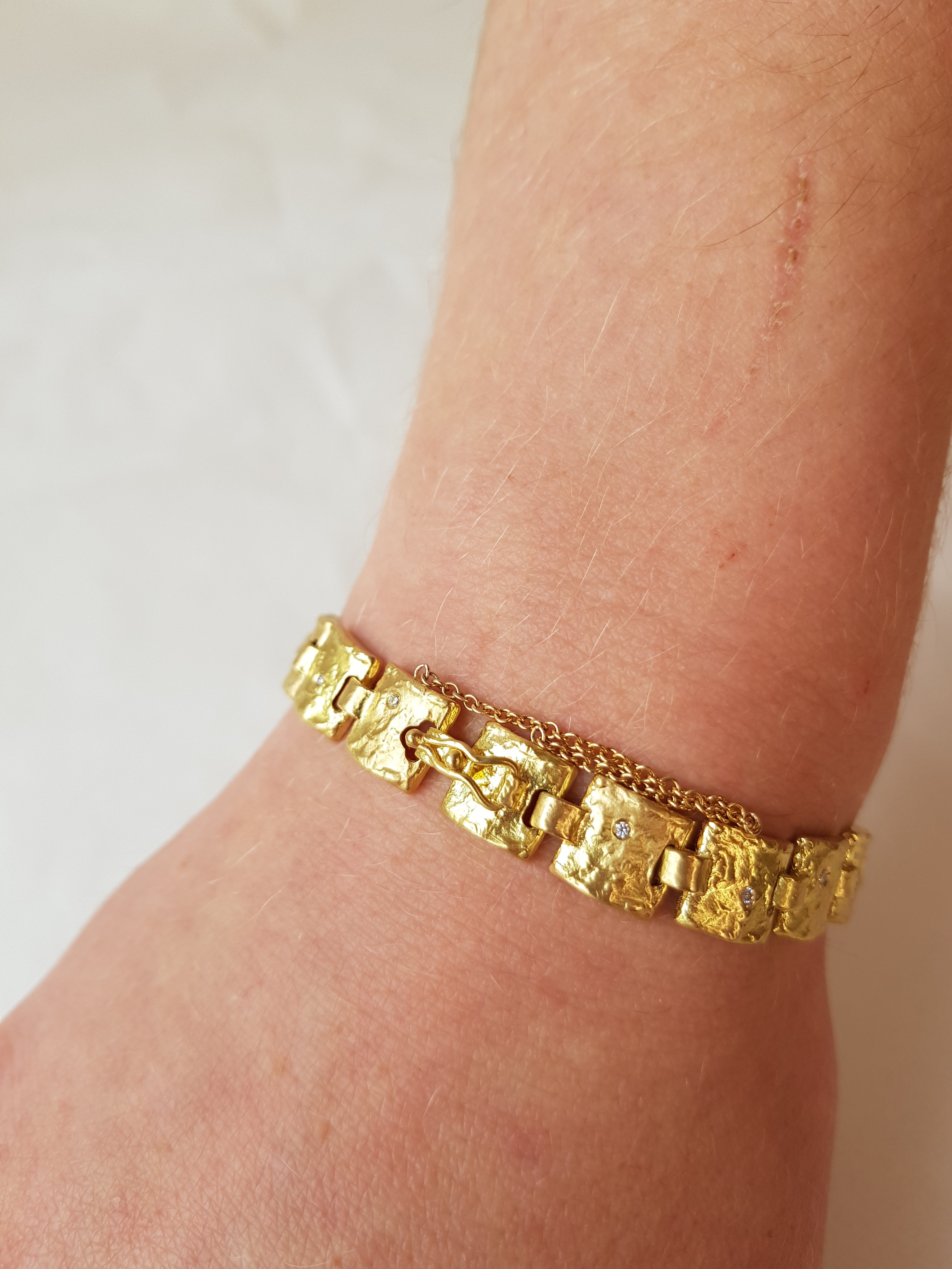 Textured 18k Gold Link Bracelet with Diamonds