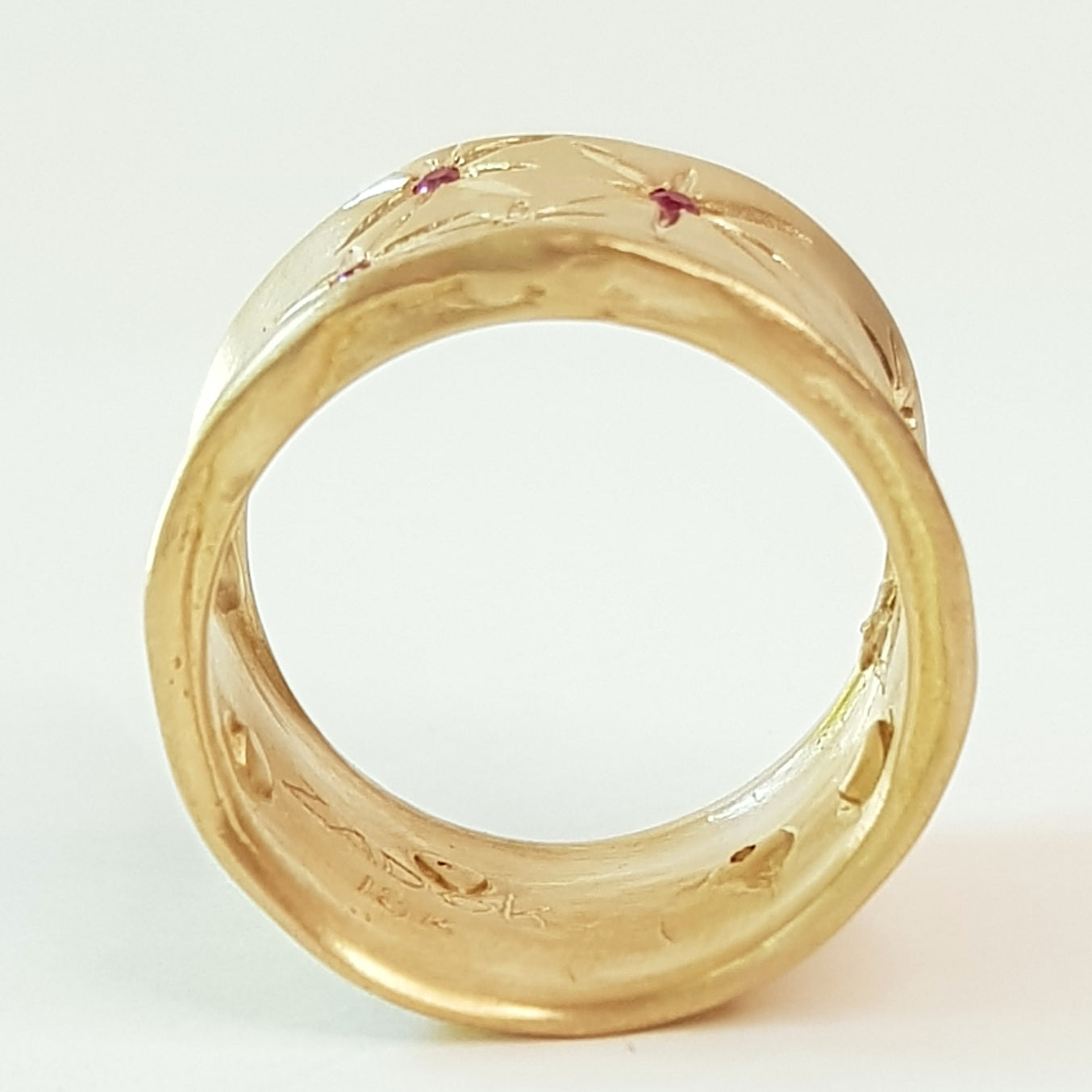 Ethereal 18K Gold Cigar Band Ring Engraved With Stars, Set Diamonds And Rubies