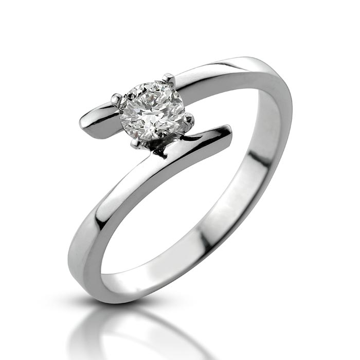 White gold Elegant Diamont Engagement Ring