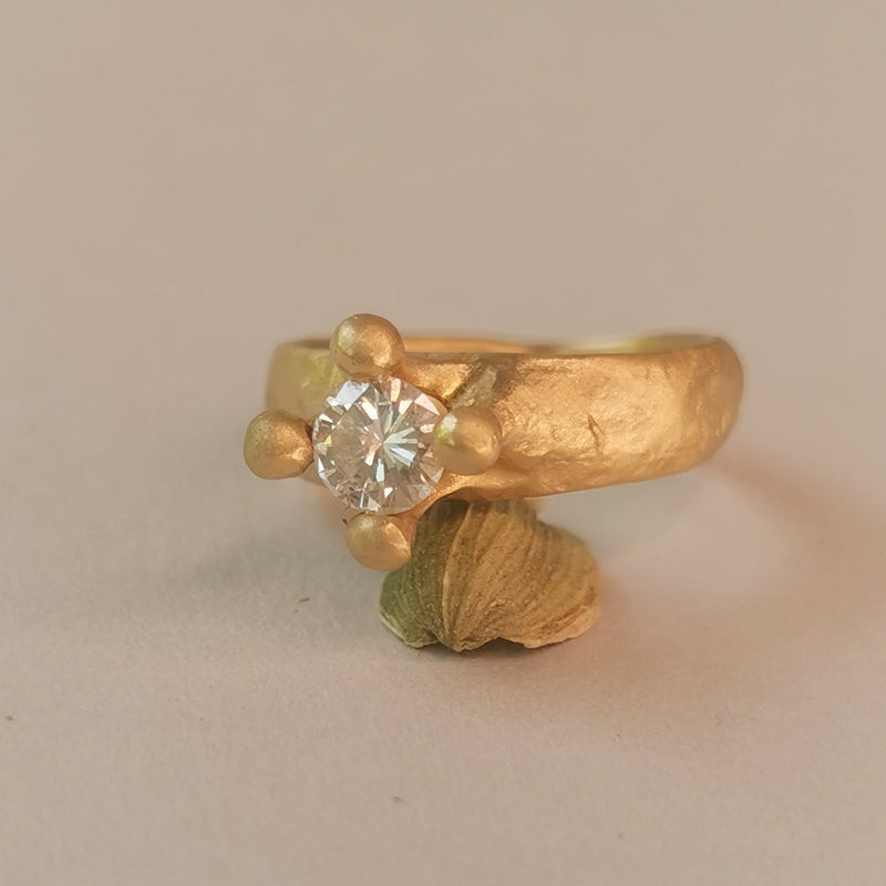 18K Hammered Gold diamond ring