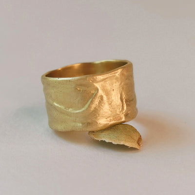 18k Gold Wide Textured Band Ring Carved Surface-ZadokGold