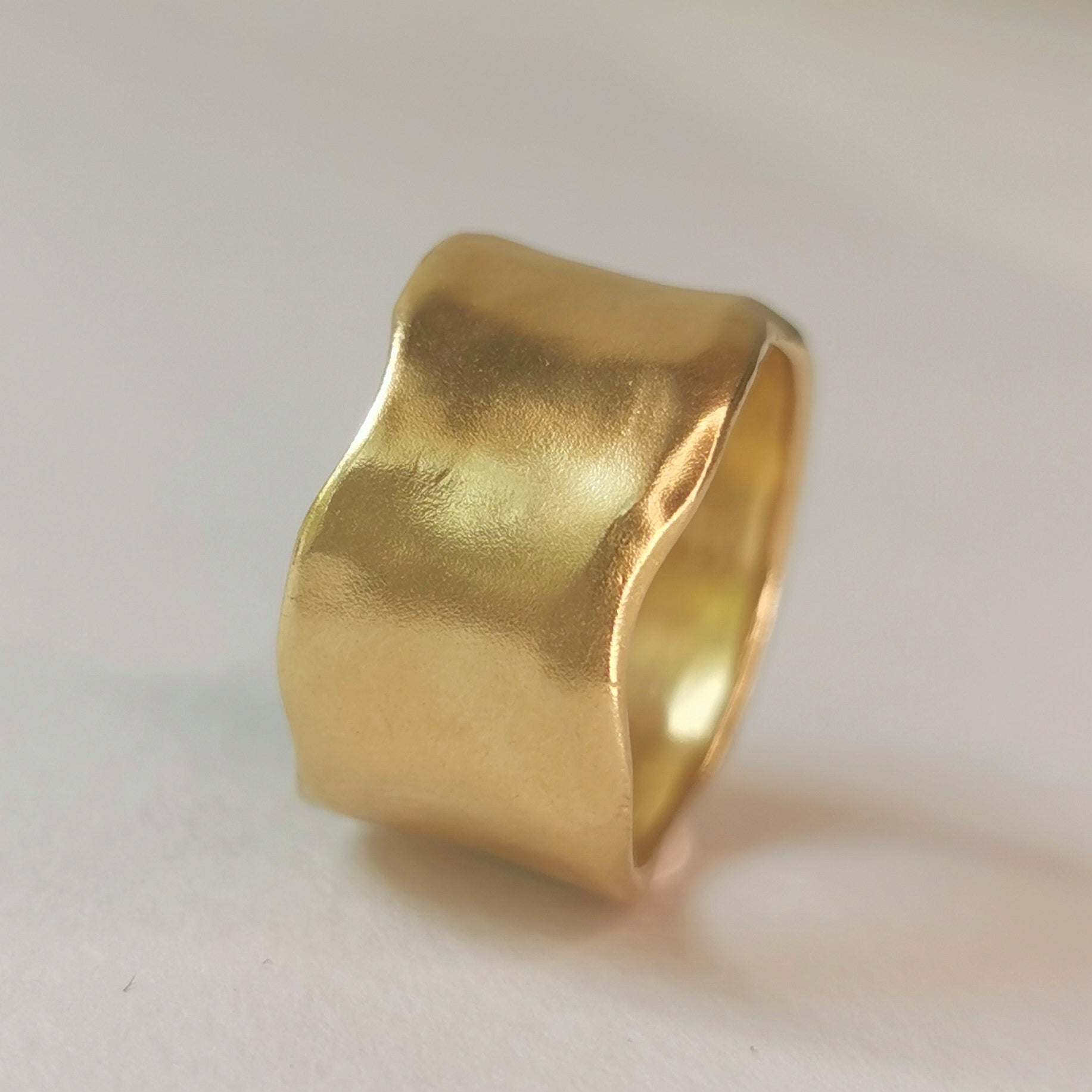 Smooth 18k Gold 11mm Wide Cigar Band Ring