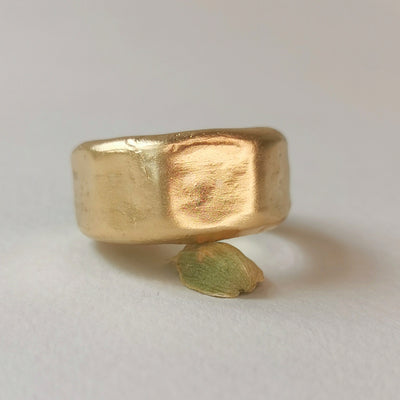 18K Flat Hammered Gold Ring