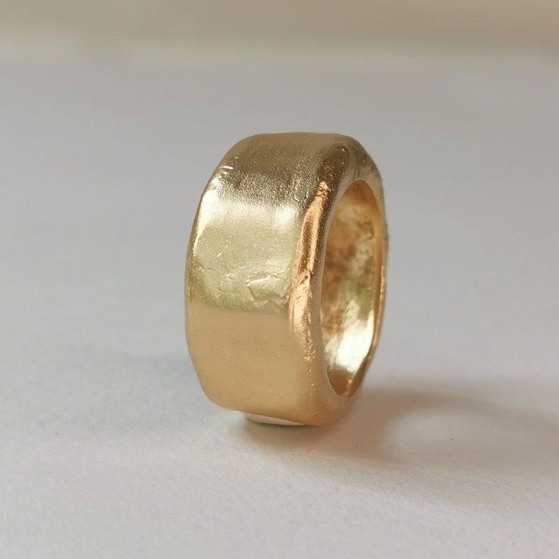 18K Flat Hammered Gold Ring, Thick and Chunky Geometric Gold Band-ZadokGold