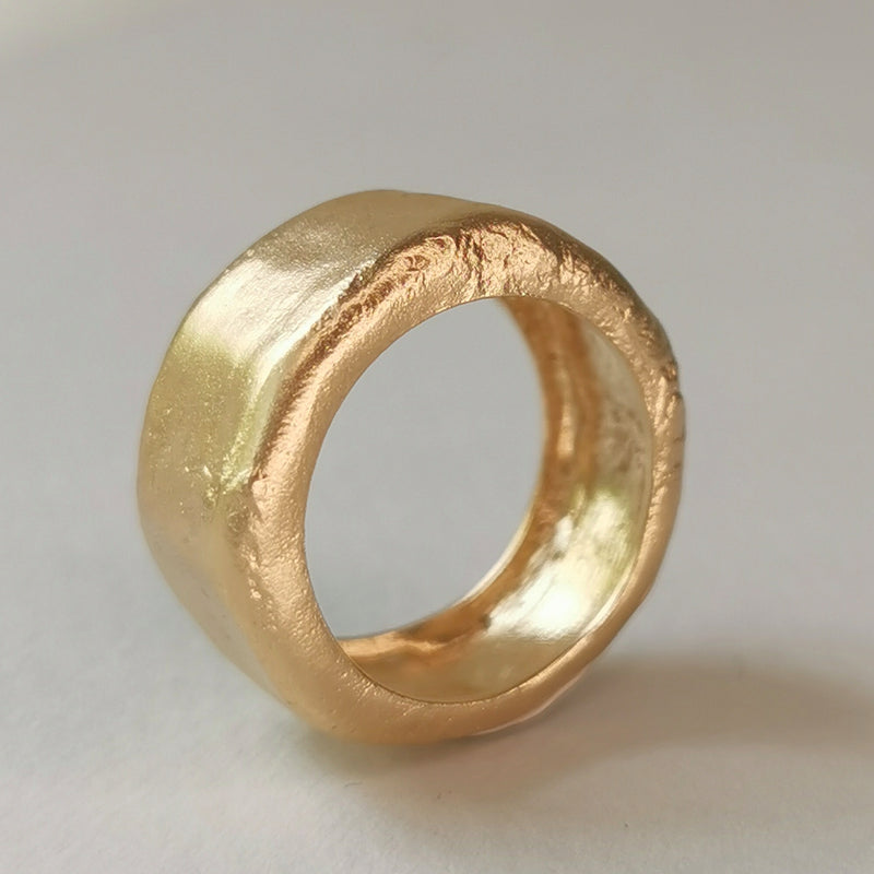 18K Flat Hammered Gold Ring, Thick and Chunky Geometric Gold Band-ZadokGold