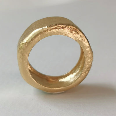 18K Flat Hammered Gold Ring, Thick and Chunky Geometric Gold Band-ZadokGold