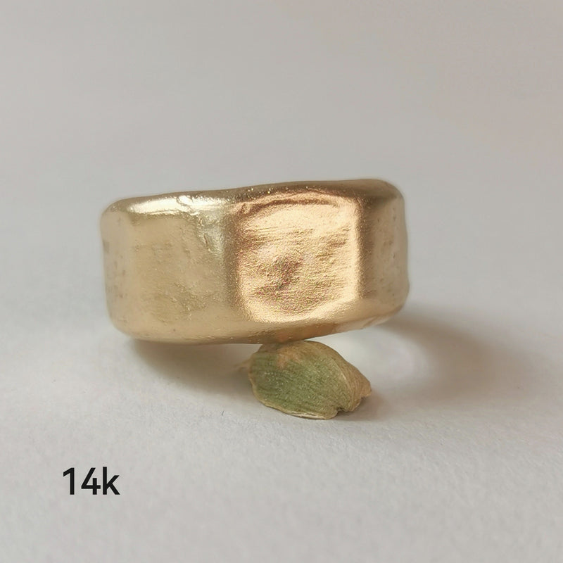 18K Flat Hammered Gold Ring, Thick and Chunky Geometric Gold Band-ZadokGold