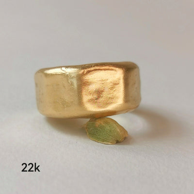 18K Flat Hammered Gold Ring, Thick and Chunky Geometric Gold Band-ZadokGold