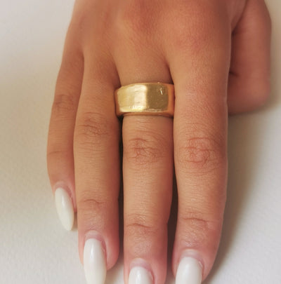 18K Flat Hammered Gold Ring, Thick and Chunky Geometric Gold Band-ZadokGold