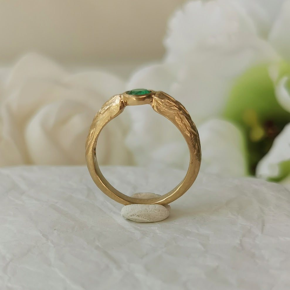 Handmade Carved 14k Gold and Green Emerlad Engagament Ring