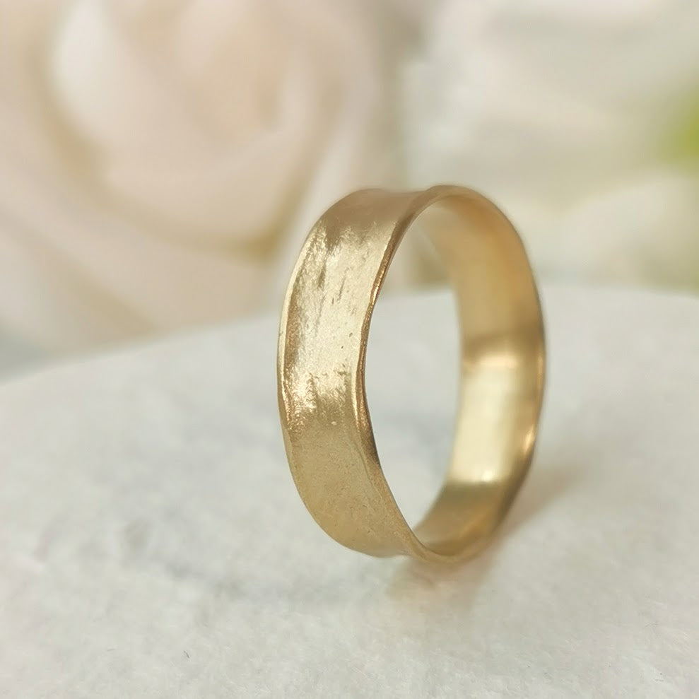 18K Solid Gold Hammered Unique Textured Men's Wedding Band