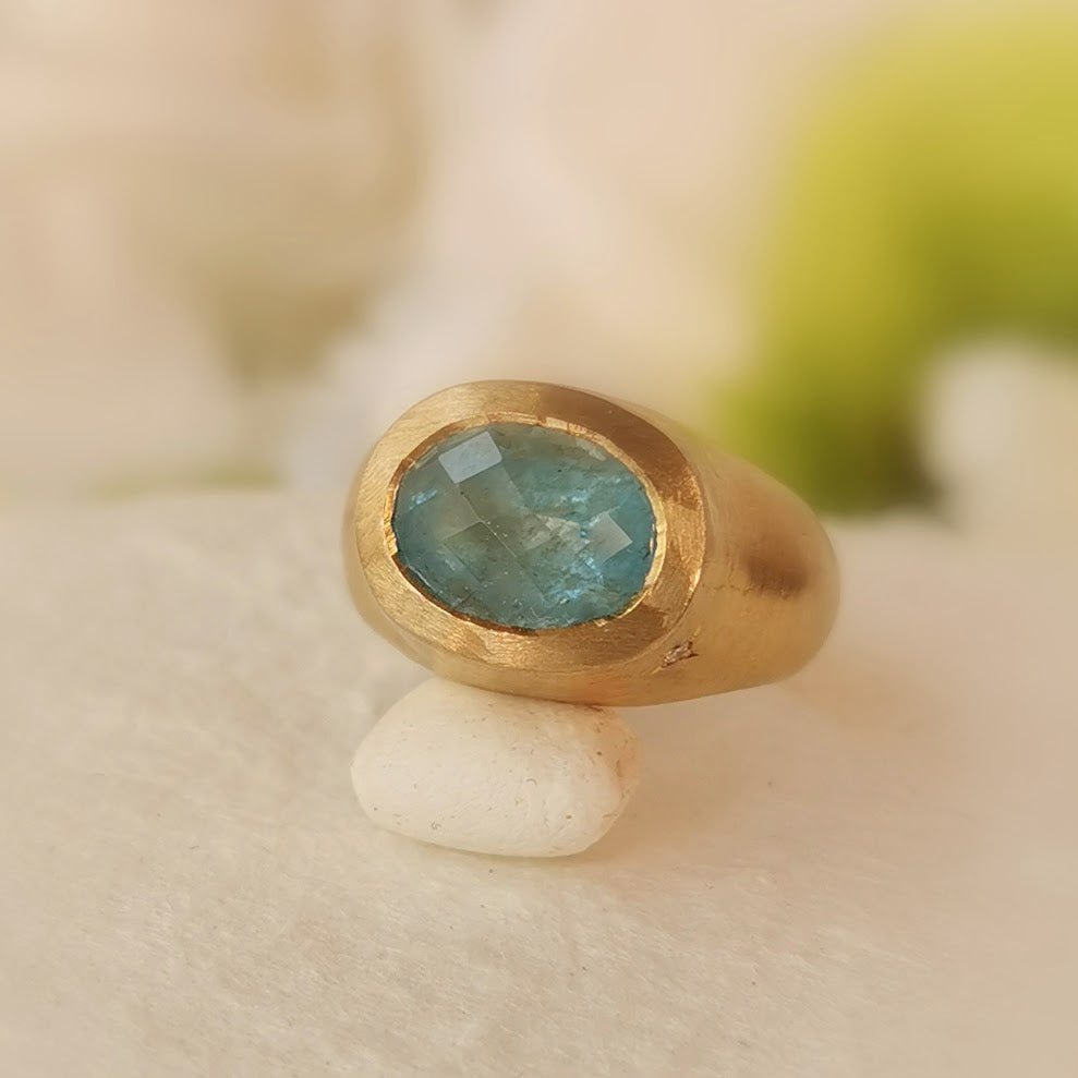 Dusty Blue Aquamarine 18k Gold Signet Ring