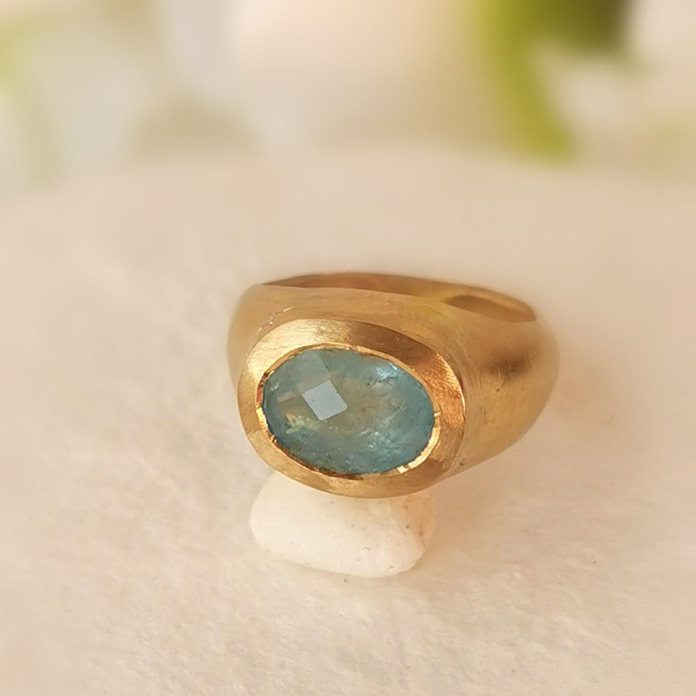 Dusty Blue Aquamarine 18k Gold Signet Ring