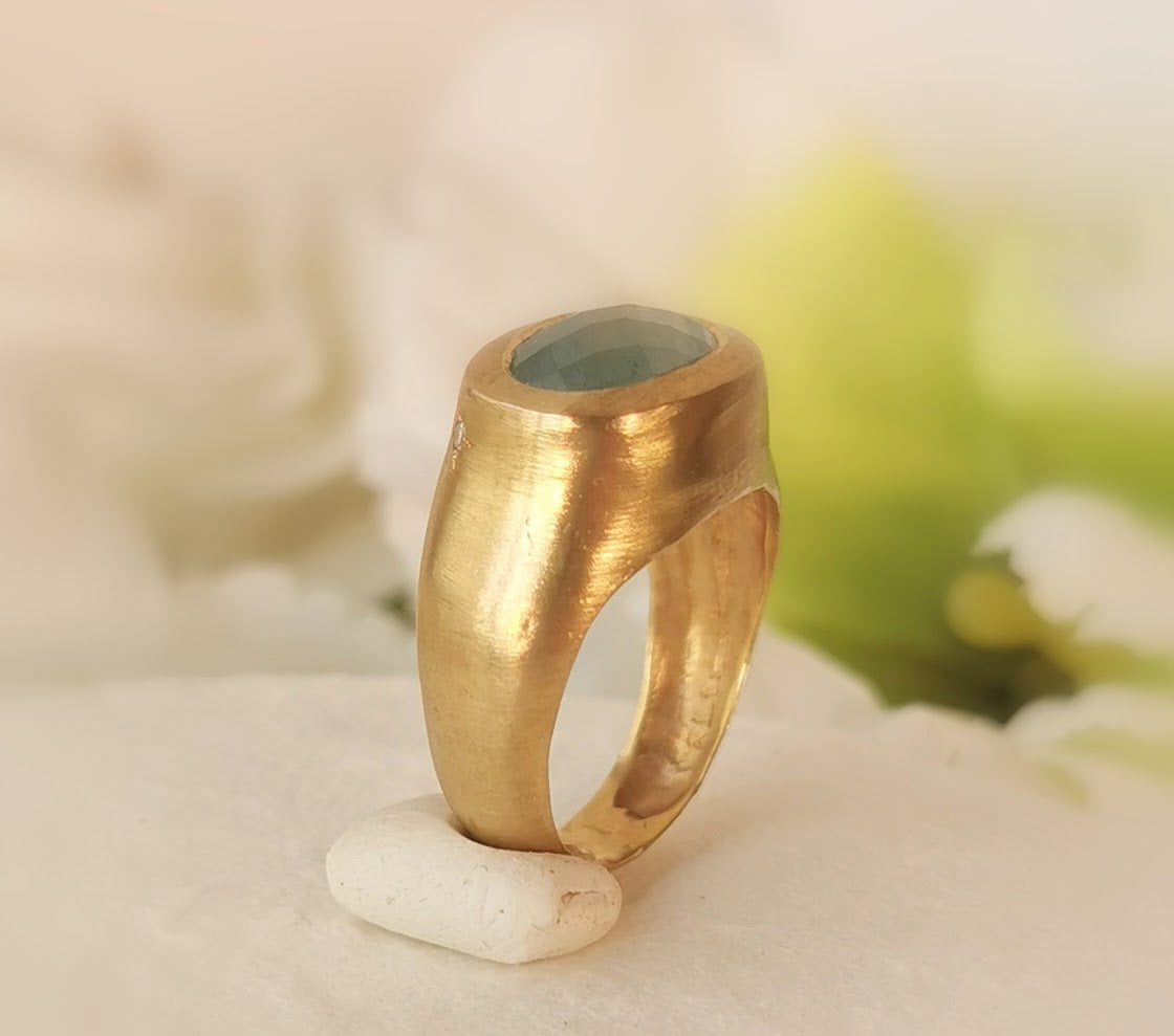 Dusty Blue Aquamarine 18k Gold Signet Ring