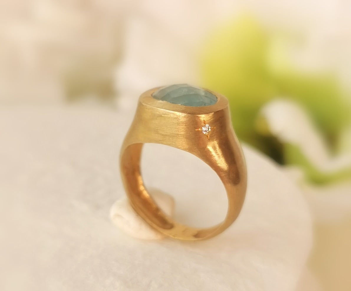 Dusty Blue Aquamarine 18k Gold Signet Ring