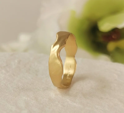 14k smooth gold ring