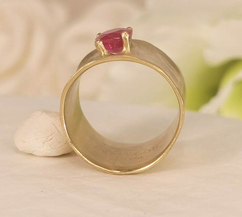 Large Oval Red Ruby 18k Gold Cigar Band Ring