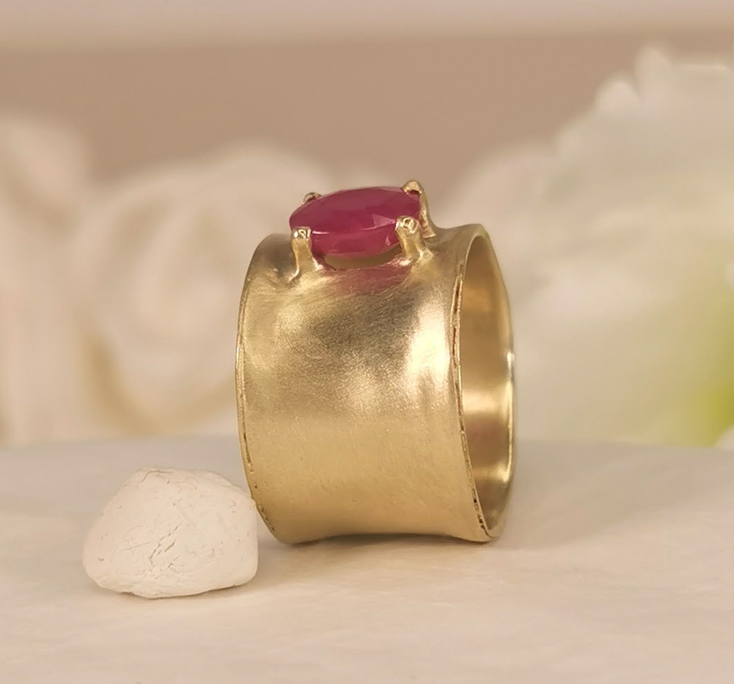 Large Oval Red Ruby 18k Gold Cigar Band Ring