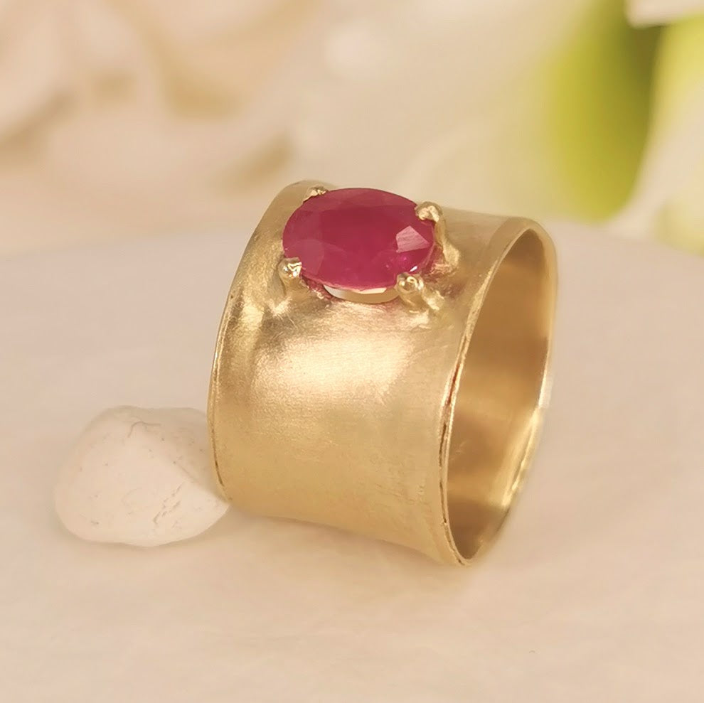 Large Oval Red Ruby 18k Gold Cigar Band Ring