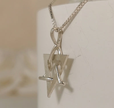 Silver Magen David Delicate Interlocked Stars Design