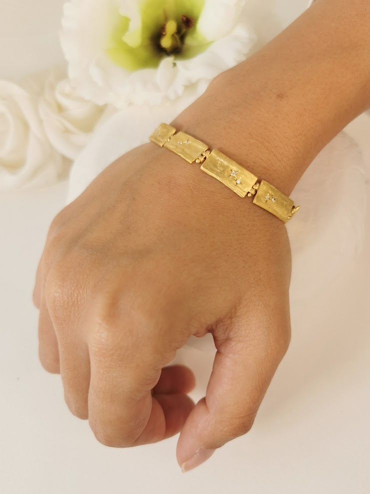 18k Gold Link Bracelet with Small Diamonds