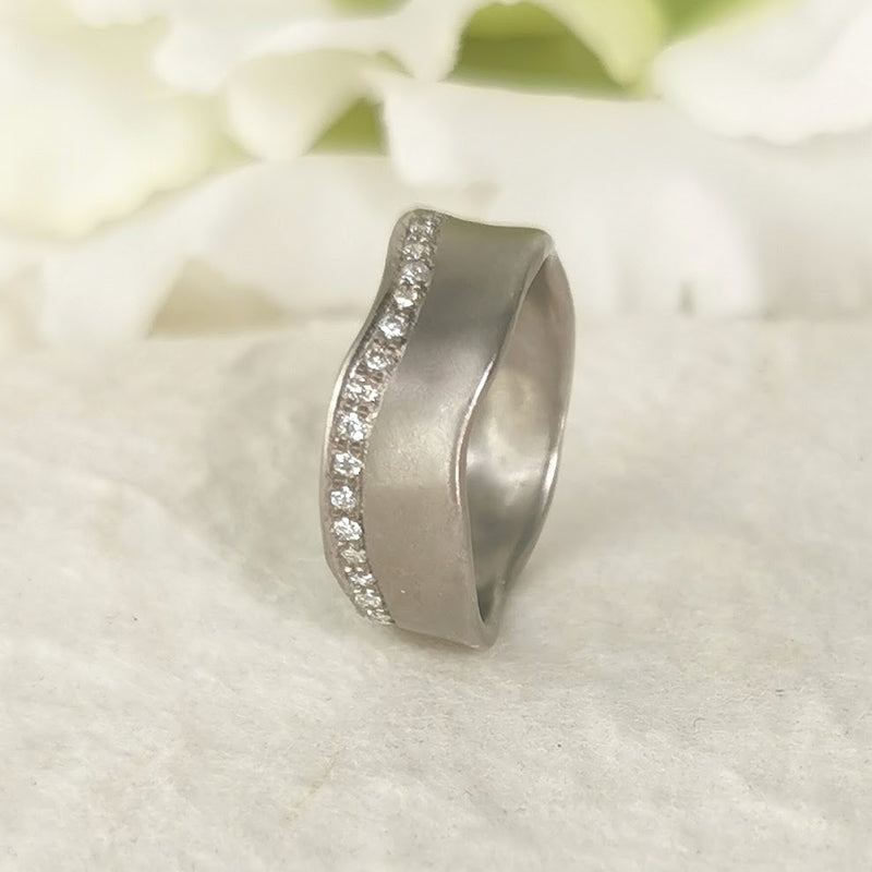 14K White Gold 6mm Wedding Band With 20 Diamonds