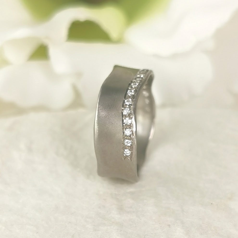 14K White Gold 6mm Wedding Band With 20 Diamonds