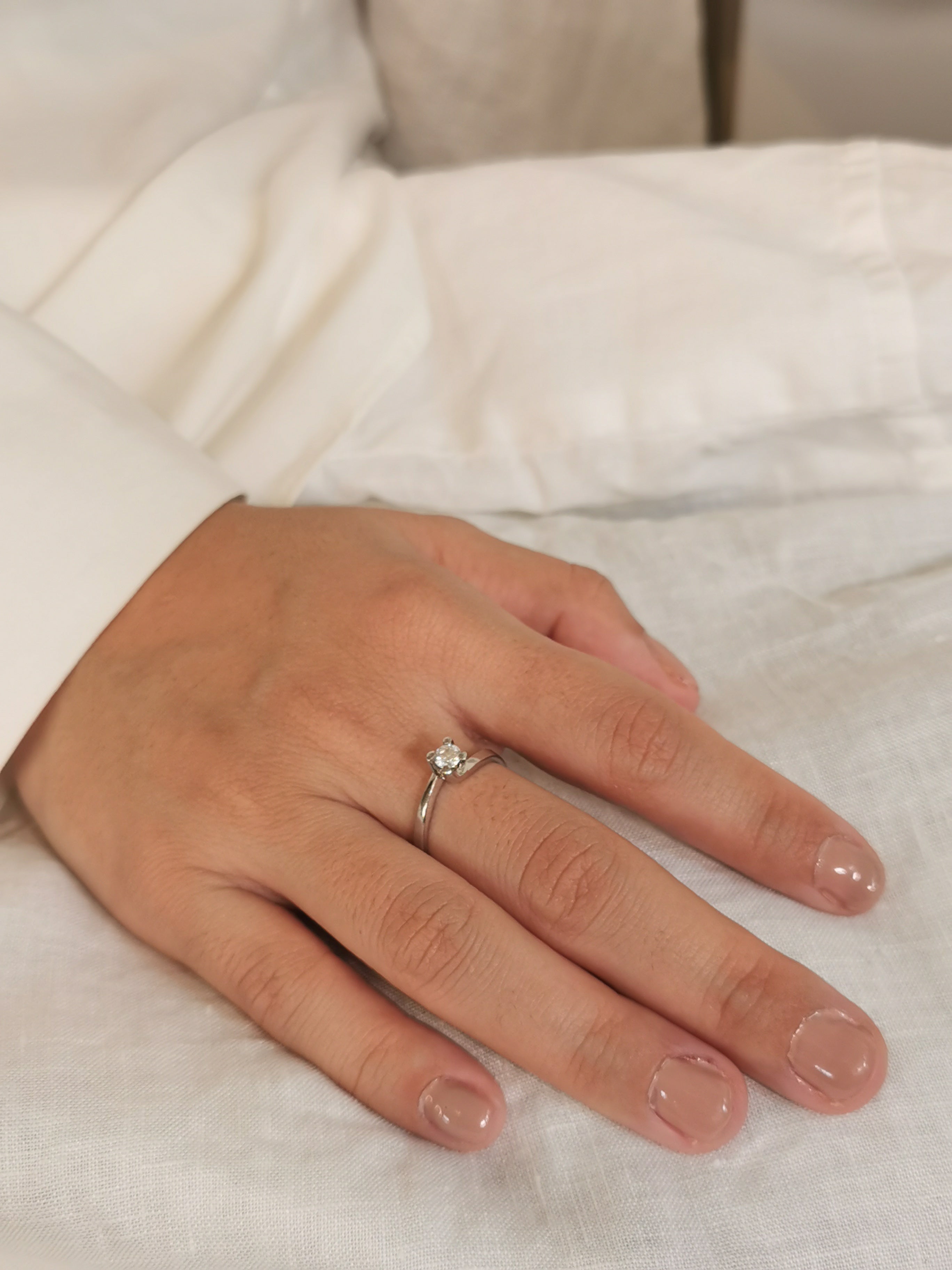 טבעת סוליטר טויסט