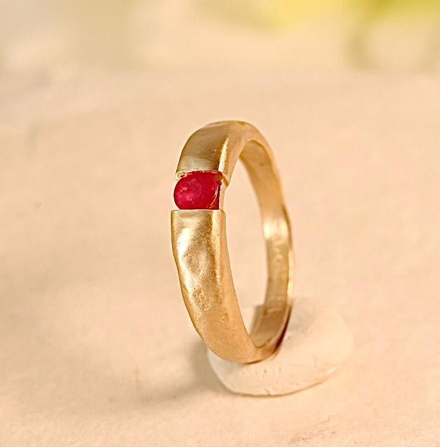 Burmese Red Ruby 18k Gold Gemstone Engagement Ring