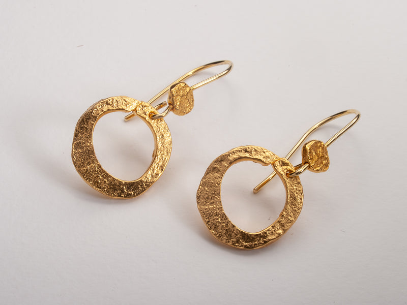 womens gold circle earrings