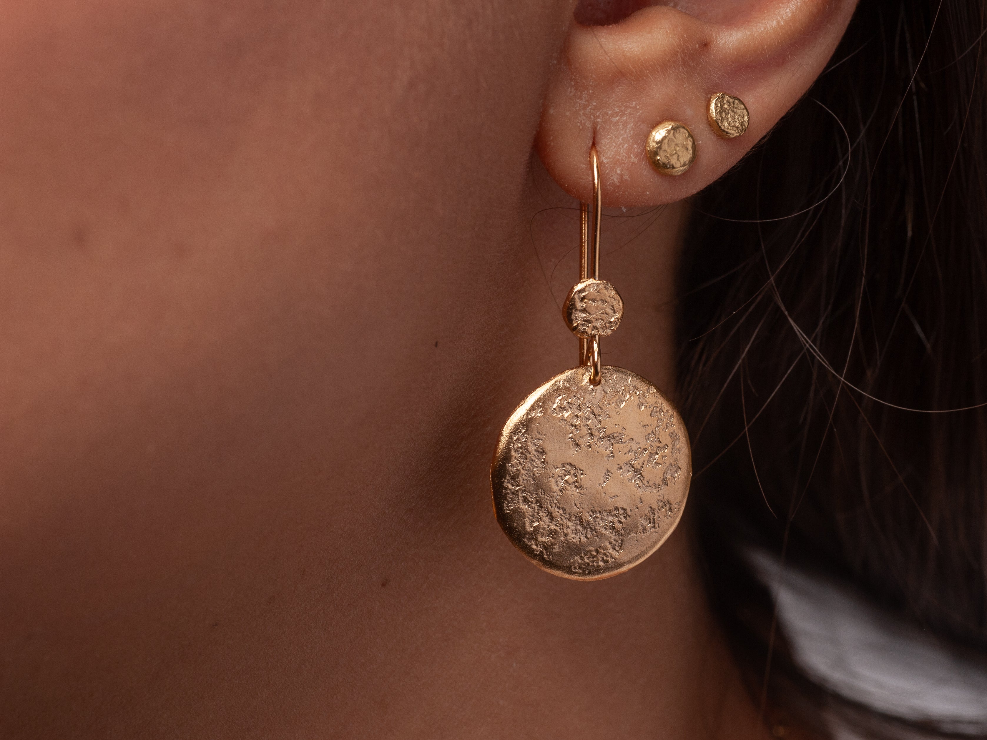 Textured Hammered Gold Round Disc Earrings Gold Plated