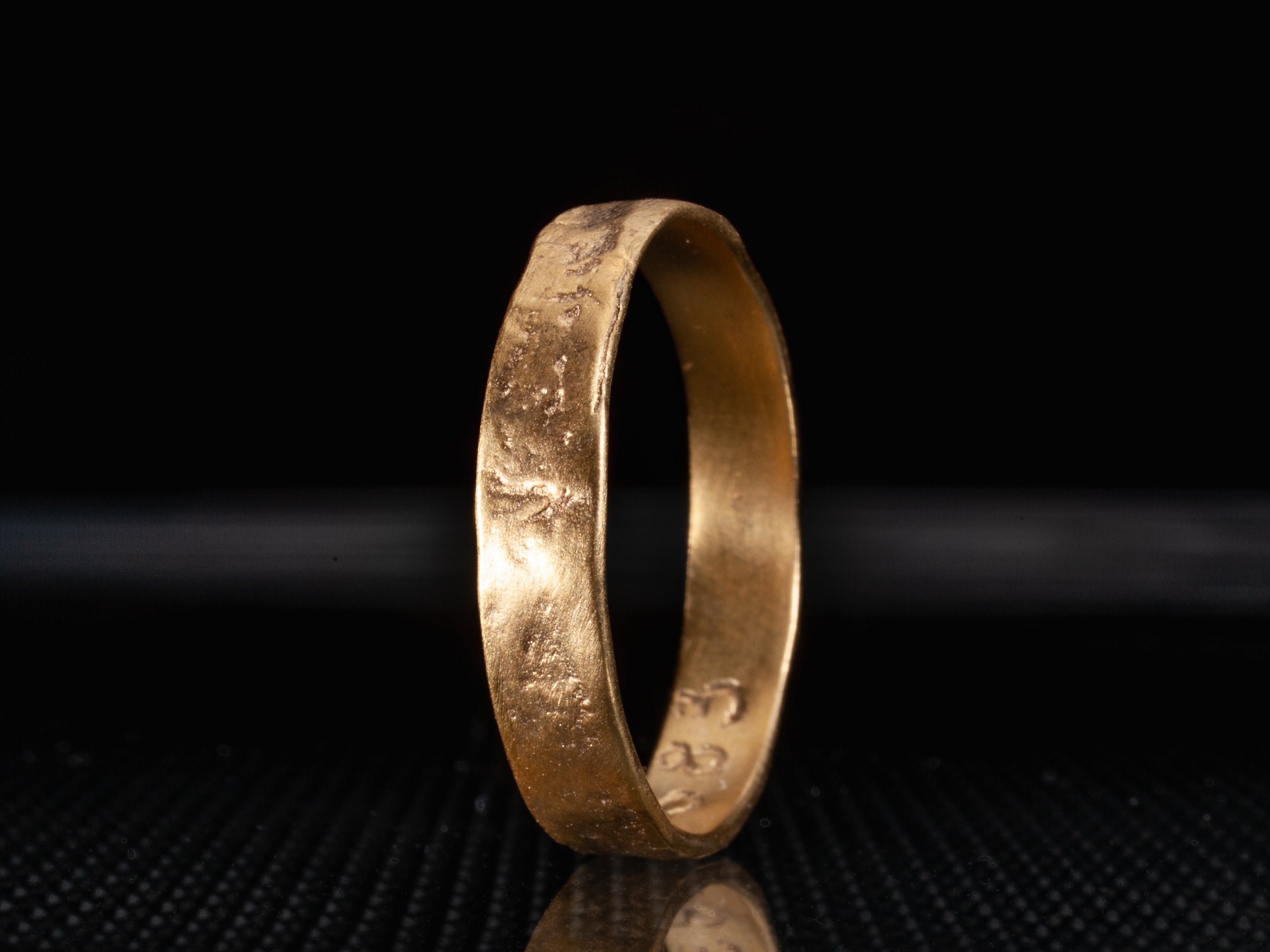 Textured 18k Solid Gold Wedding Ring in 4mm