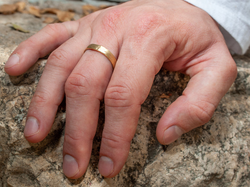 Textured 18k Solid Gold Wedding Ring in 4mm