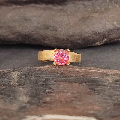 Tourmaline Gemstone Ring in 18k Hammered Gold Carved Edges-ZadokGold