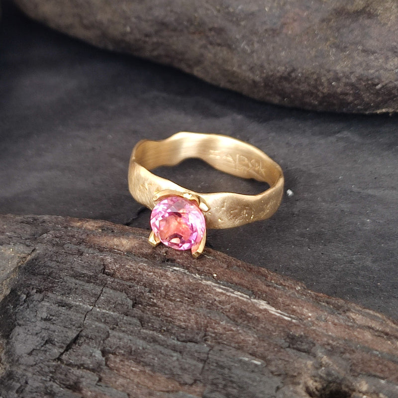 Tourmaline Gemstone Ring in 18k Hammered Gold Carved Edges-ZadokGold