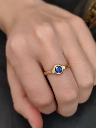 Blue Sapphire Gemstone Ring in 18k gold-ZadokGold