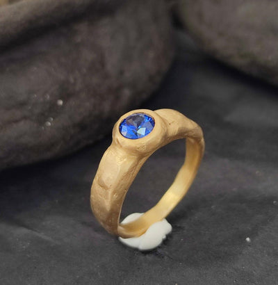 sapphire gemstone gold ring