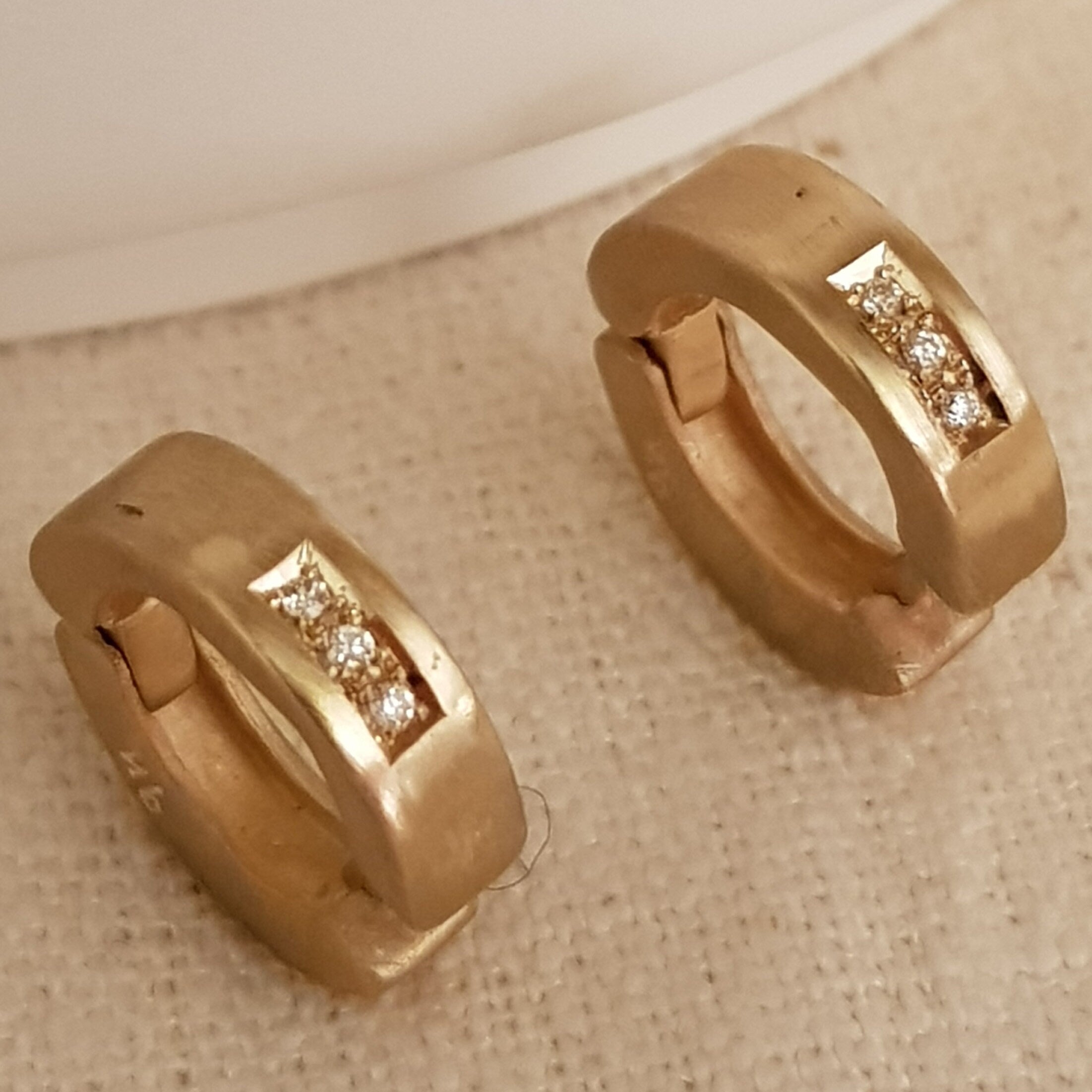 18k Gold Small Huggie Hoop Earrings with Small Diamonds