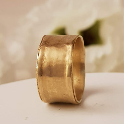 10 mm wide wedding ring