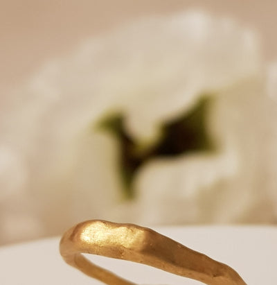 18k Hammered Slim Gold Ring