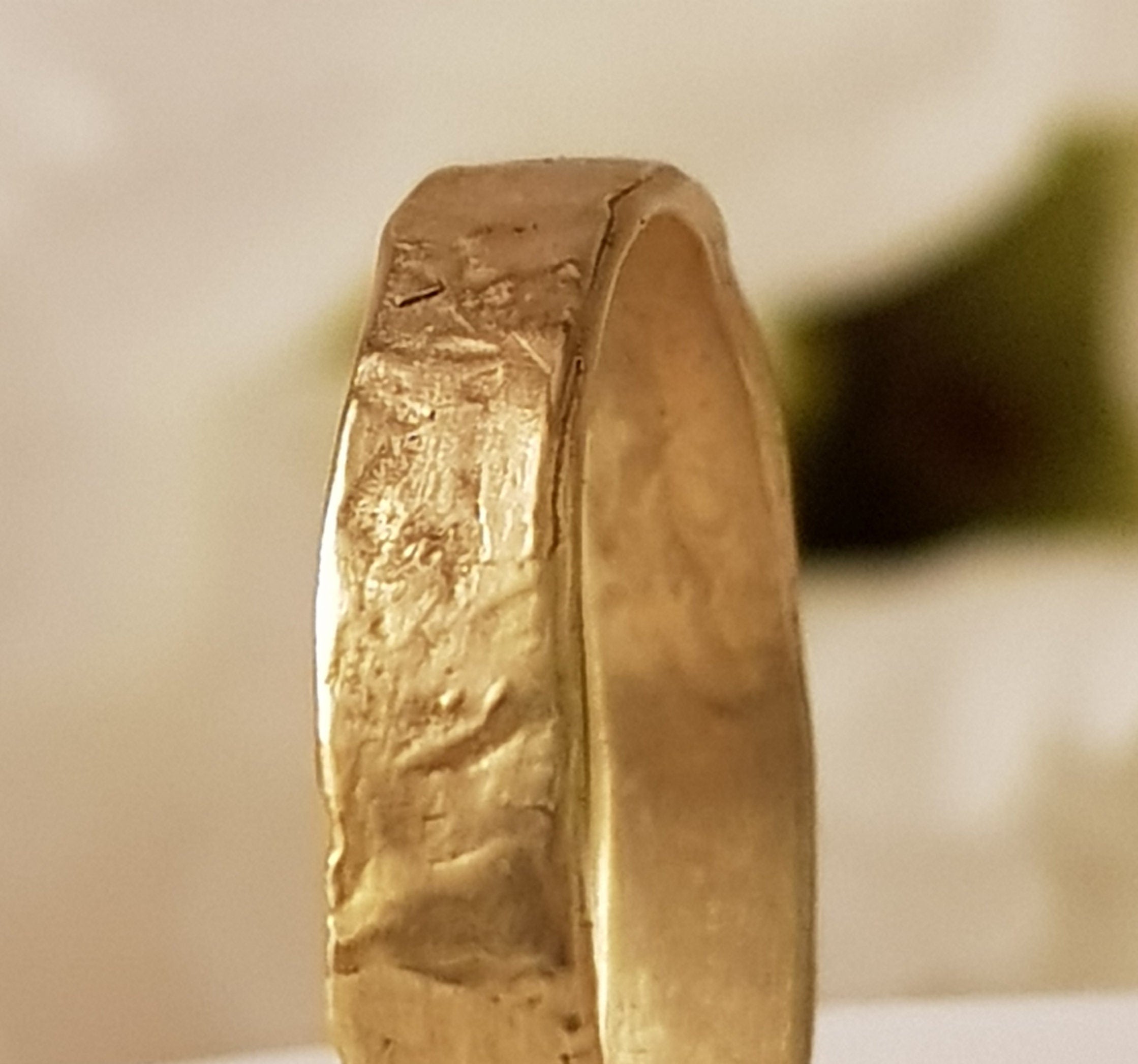 Textured 18k Solid Gold Wedding Ring in 4mm